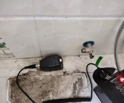 德令哈屋顶漏水维修公司分享下卫生间漏水的危害及解决方法